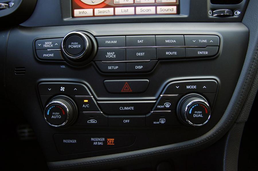  Kia Optima 2.0T 2011 года  (фото 15 из 38)
